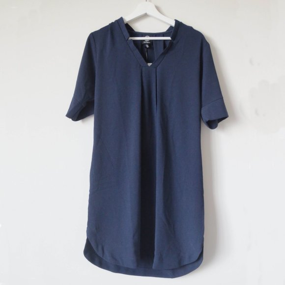 Nordstrom | Pleat Front Curved Hem Shirtdress - Picture 3 of 6